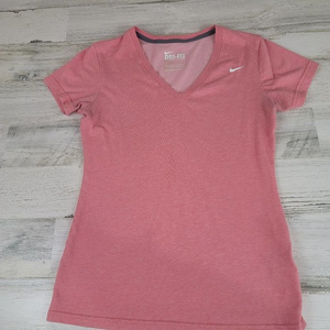 Pink slim fit Nike tshirt size small‎